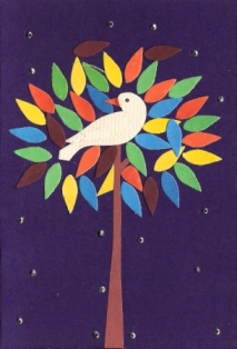 Vogel in een kleurige boom