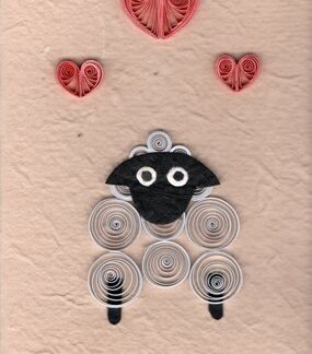 Schaap met drie hartjes-geel