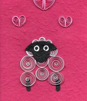 Schaap met drie hartjes-roze
